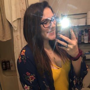 Meet your Posher, Cerria